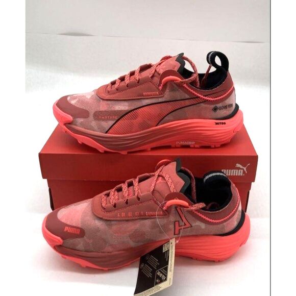 Women's Puma Voyage Nitro 3 GTX Astro Red Running Shoes Size 6.5 - Picture 4 of 6